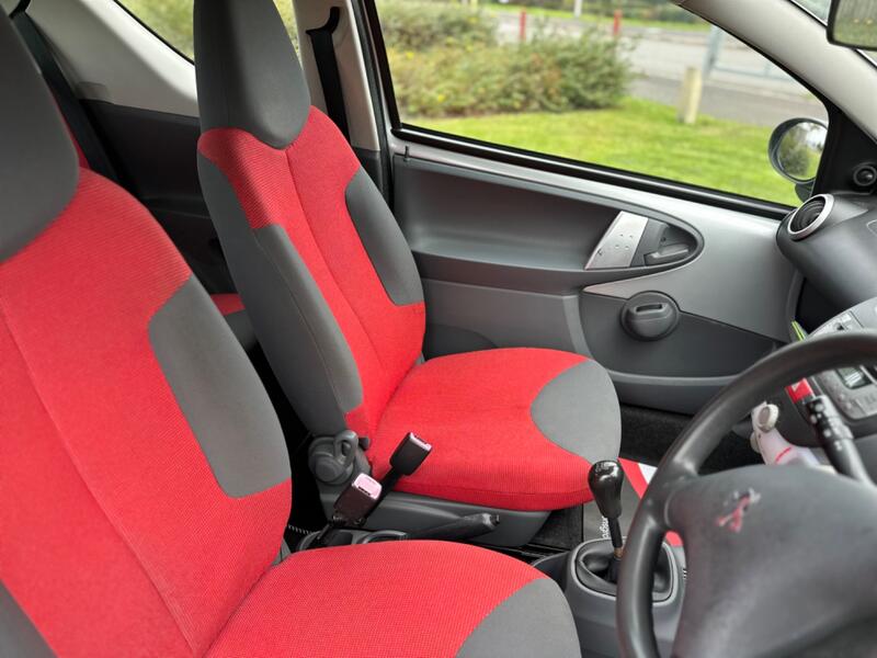 PEUGEOT 107