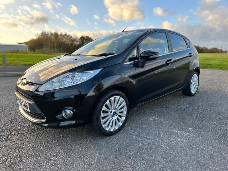 View FORD FIESTA 1.4 Titanium