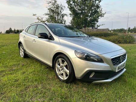 VOLVO V40 CROSS COUNTRY 1.6 Lux D2 (115hp)