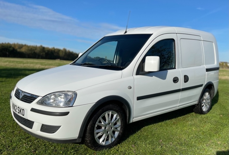 View VAUXHALL COMBO 1700 SE CDTI