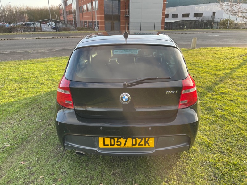 BMW 1 SERIES