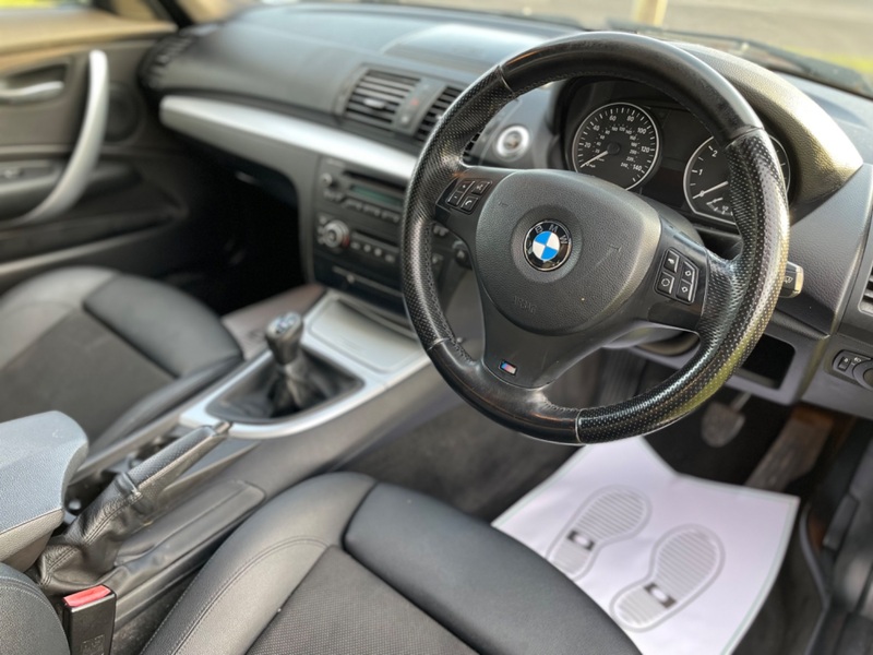 BMW 1 SERIES