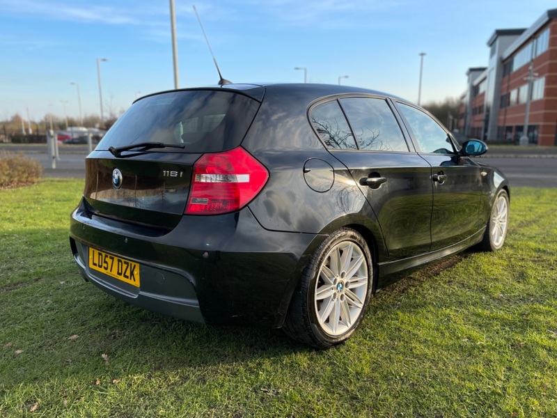 BMW 1 SERIES