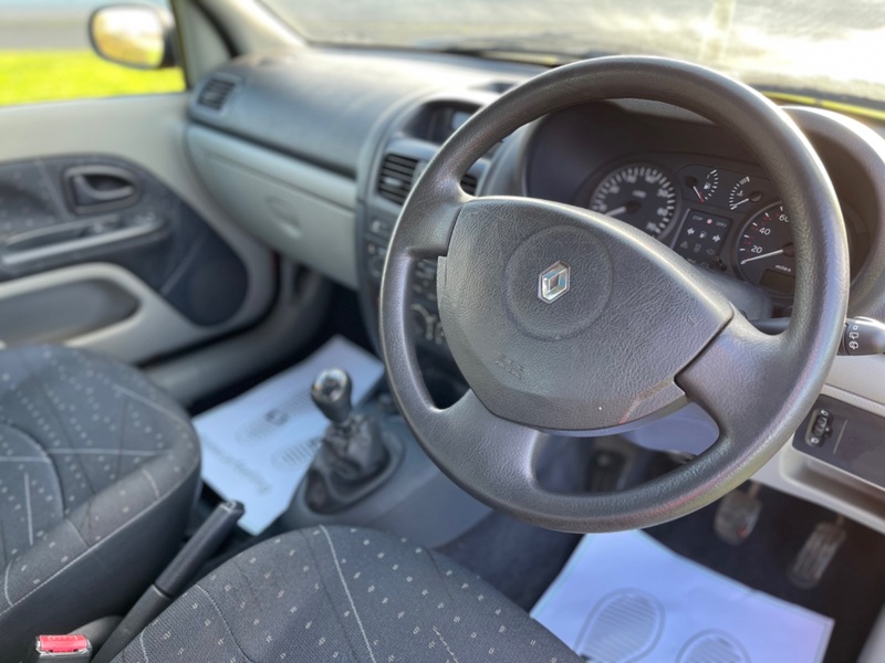 RENAULT CLIO