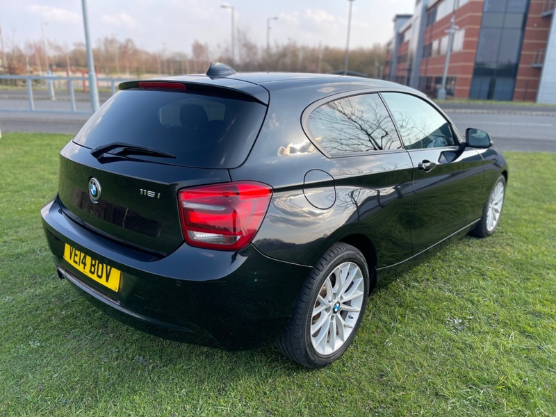 BMW 1 SERIES