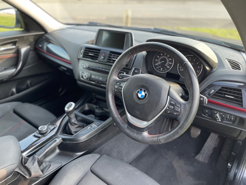 BMW 1 SERIES
