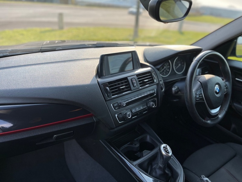 BMW 1 SERIES