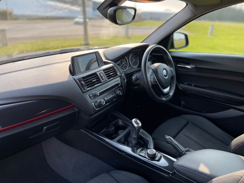 BMW 1 SERIES
