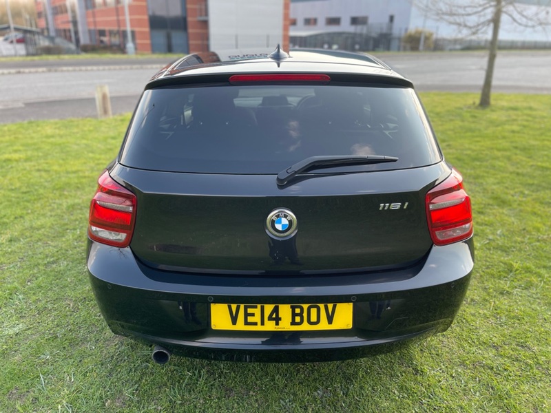 BMW 1 SERIES