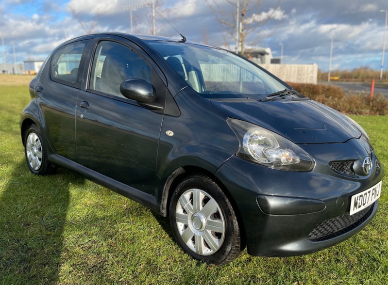 View TOYOTA AYGO VVT-I +