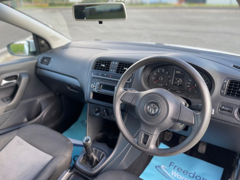 VOLKSWAGEN POLO