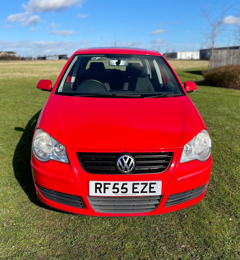 VOLKSWAGEN POLO