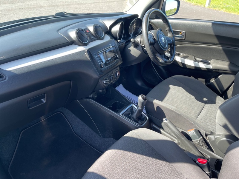 SUZUKI SWIFT