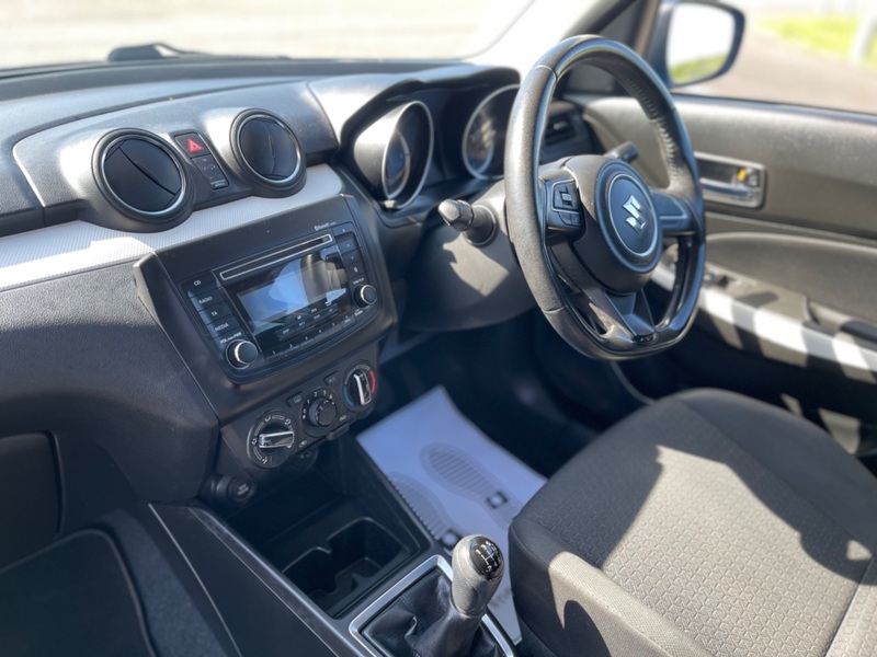SUZUKI SWIFT