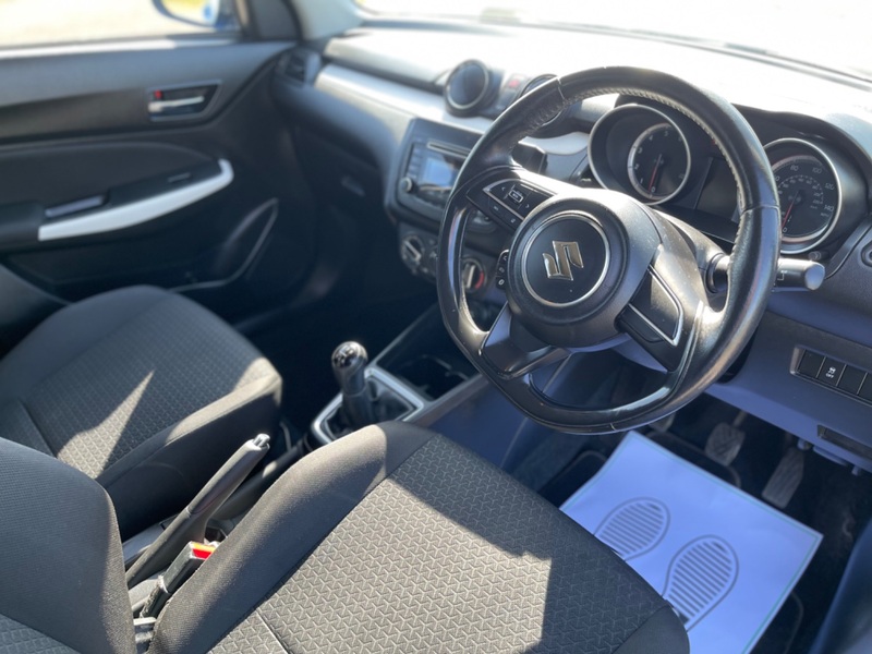 SUZUKI SWIFT