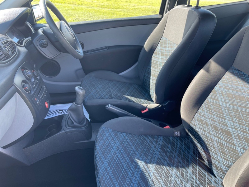 RENAULT CLIO