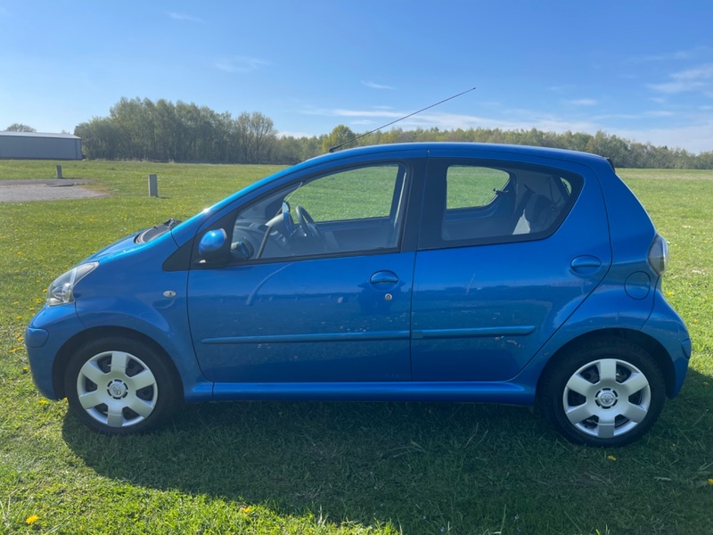 TOYOTA AYGO