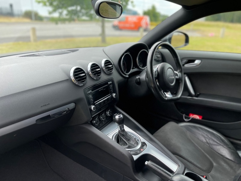 AUDI TT