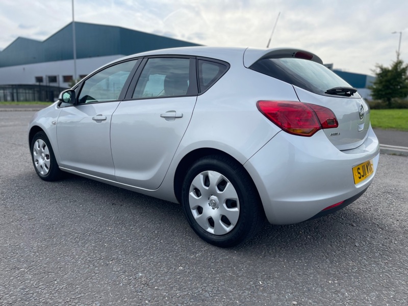 VAUXHALL ASTRA
