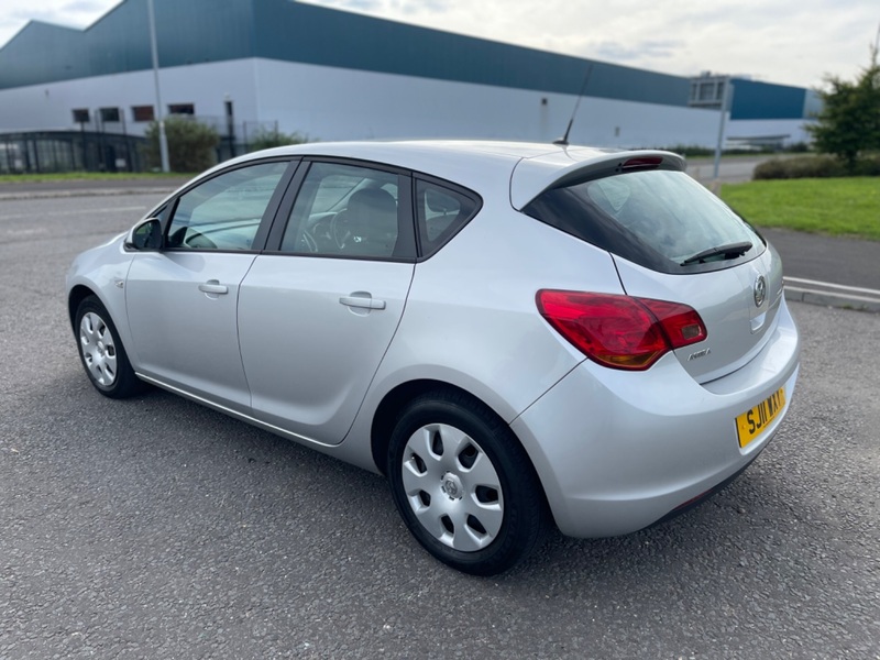 VAUXHALL ASTRA