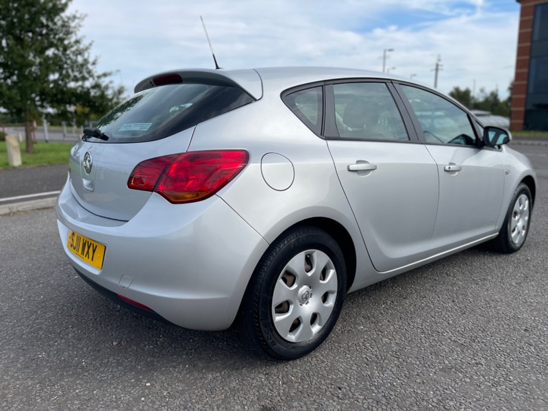 VAUXHALL ASTRA