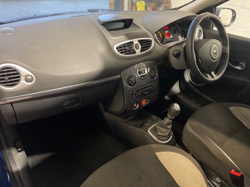 RENAULT CLIO