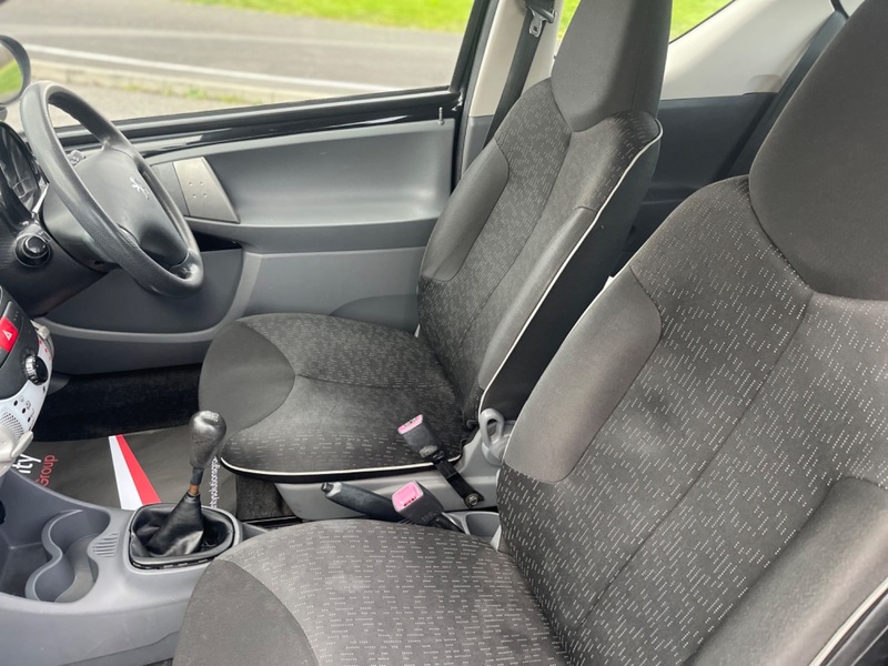 PEUGEOT 107