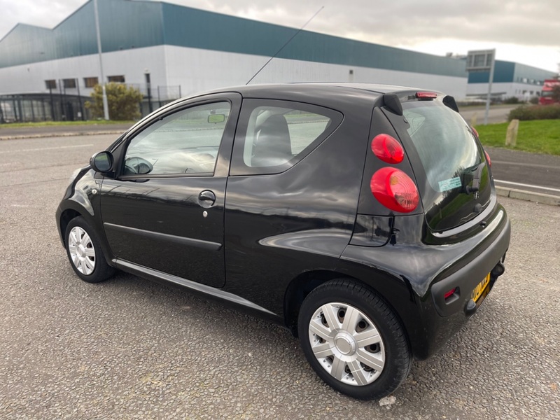 PEUGEOT 107