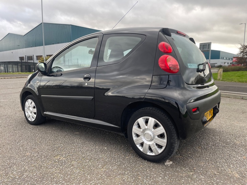 PEUGEOT 107