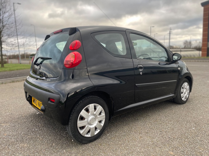 PEUGEOT 107