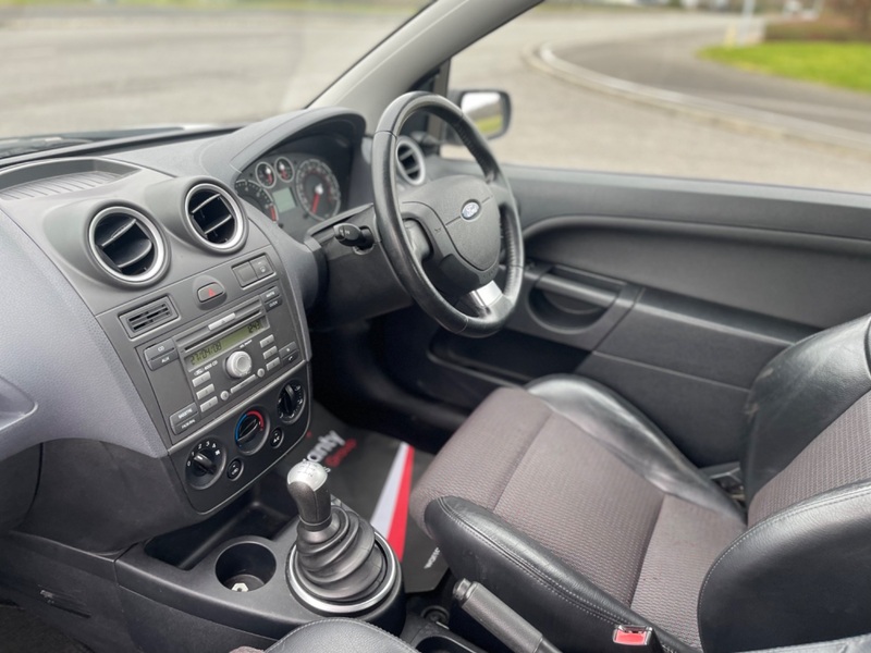 FORD FIESTA