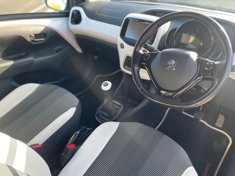 PEUGEOT 108