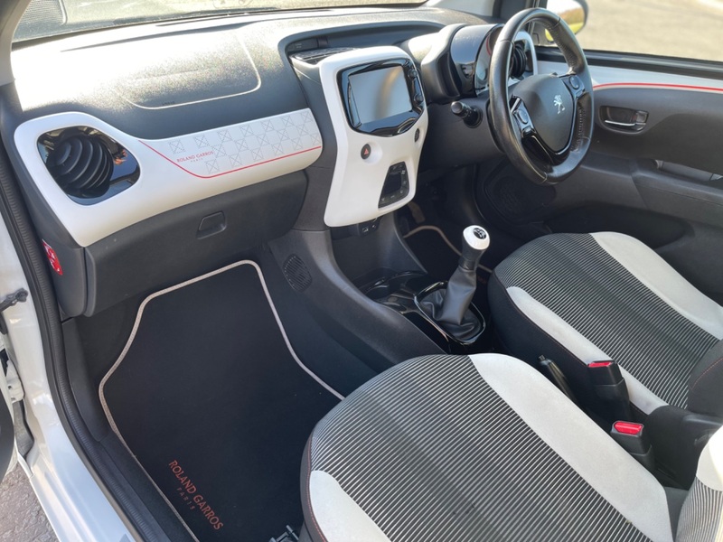 PEUGEOT 108