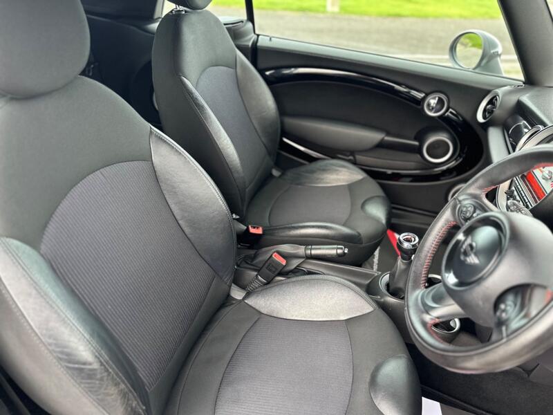 MINI CABRIOLET