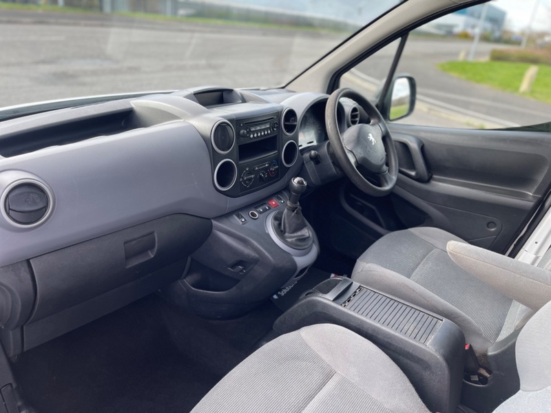 PEUGEOT PARTNER