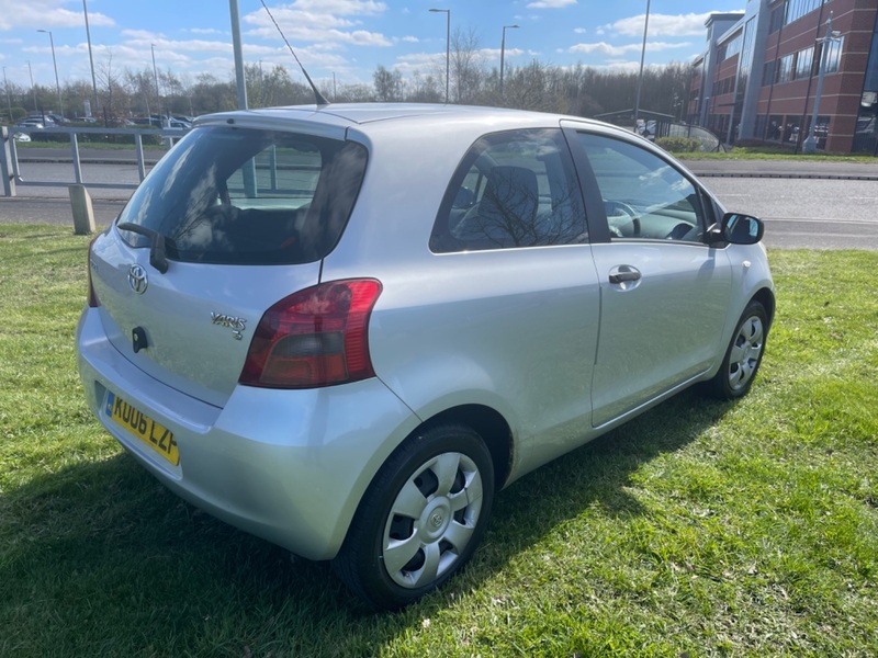TOYOTA YARIS