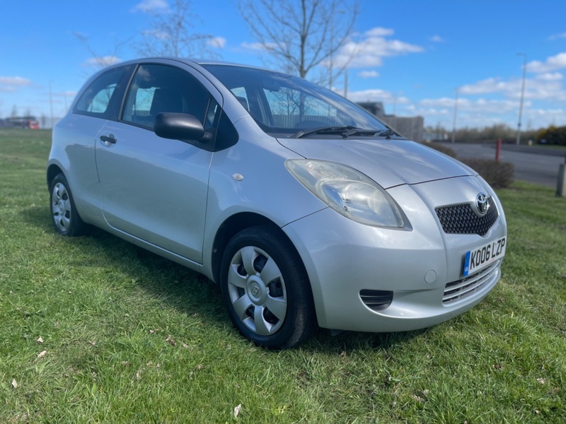 View TOYOTA YARIS VVTI T2