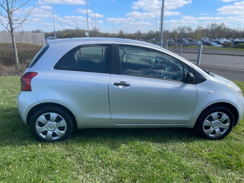 TOYOTA YARIS