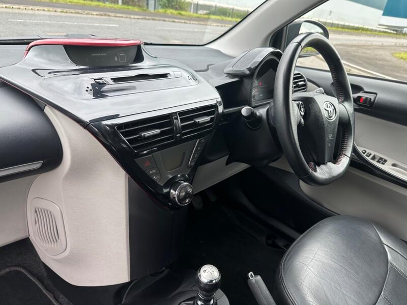 TOYOTA IQ