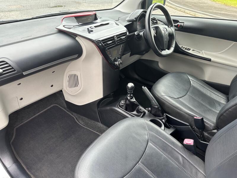 TOYOTA IQ