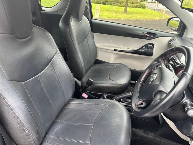 TOYOTA IQ